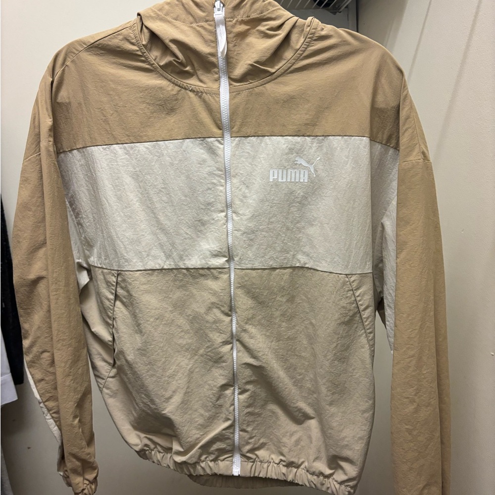 Women’s Puma Windbreaker (xs)
